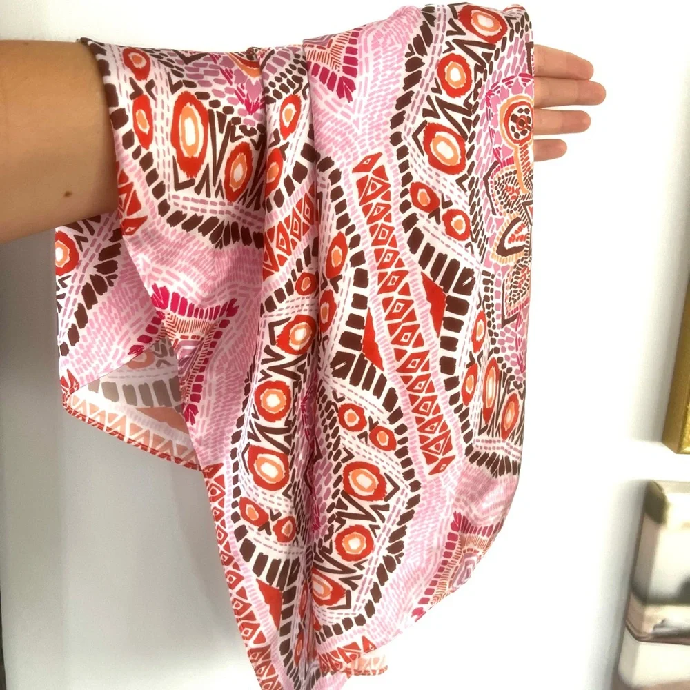 Pink mosaic print scarf